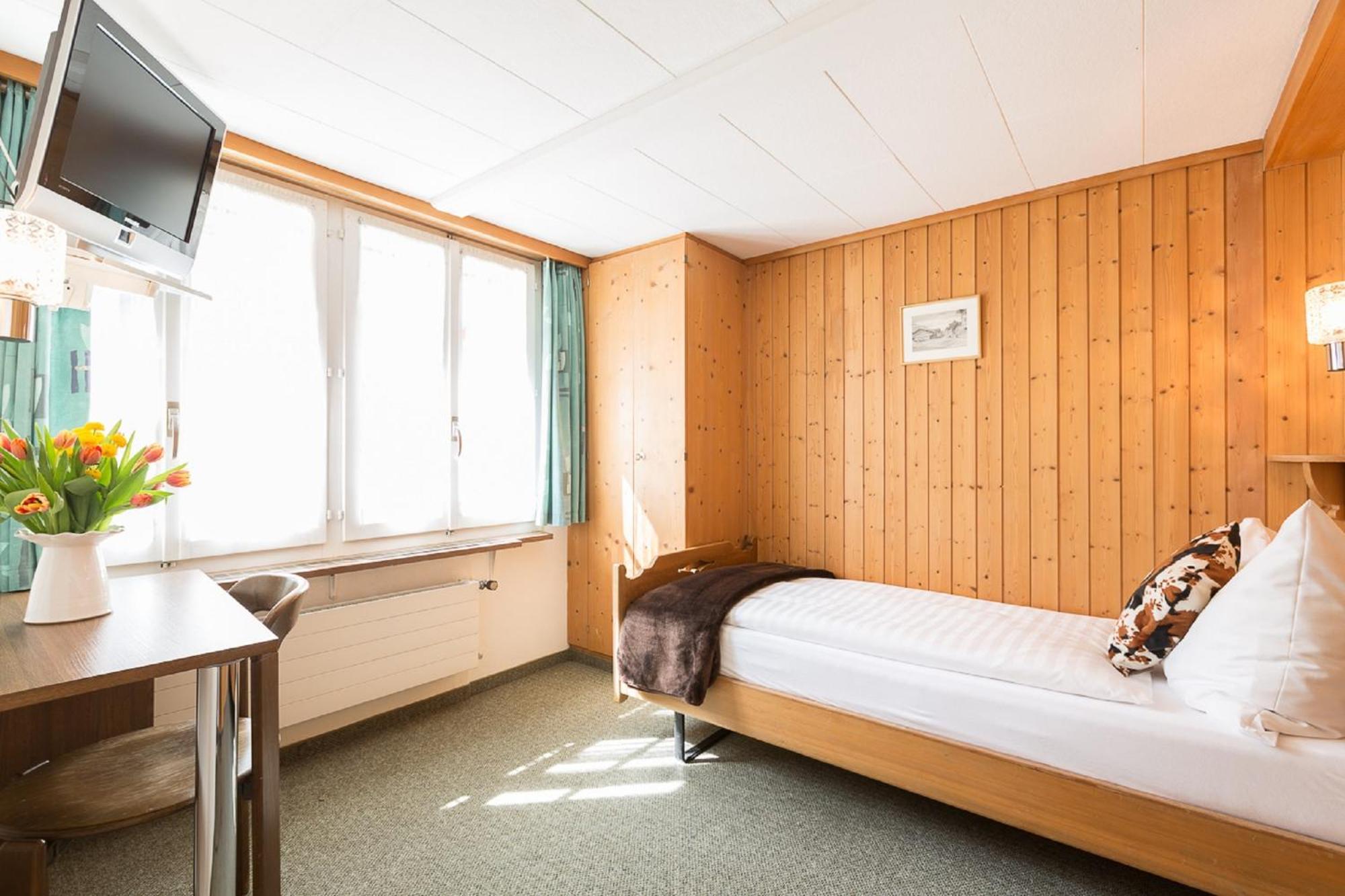 Hotel Oberland Lauterbrunnen Room photo